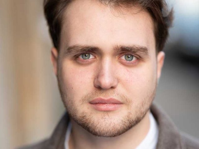 Headshot-Robbie-Small-10x8-1